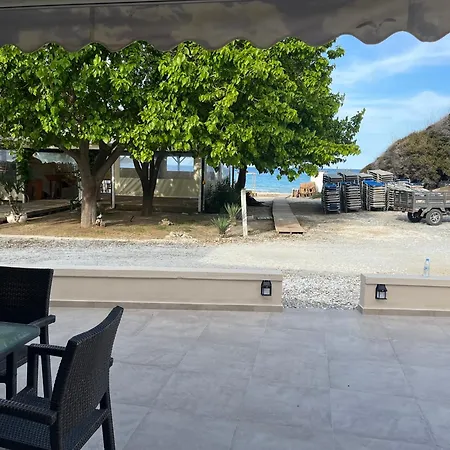 Marialena 斯卡拉伯塔麦斯