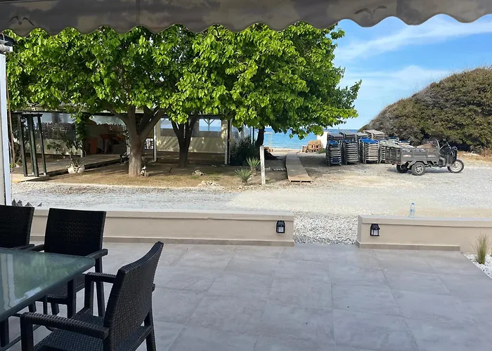 Marialena 斯卡拉伯塔麦斯